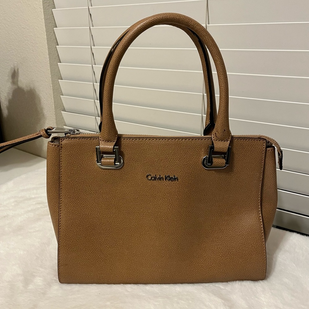Calvin Klein : Signature Style : Handbag